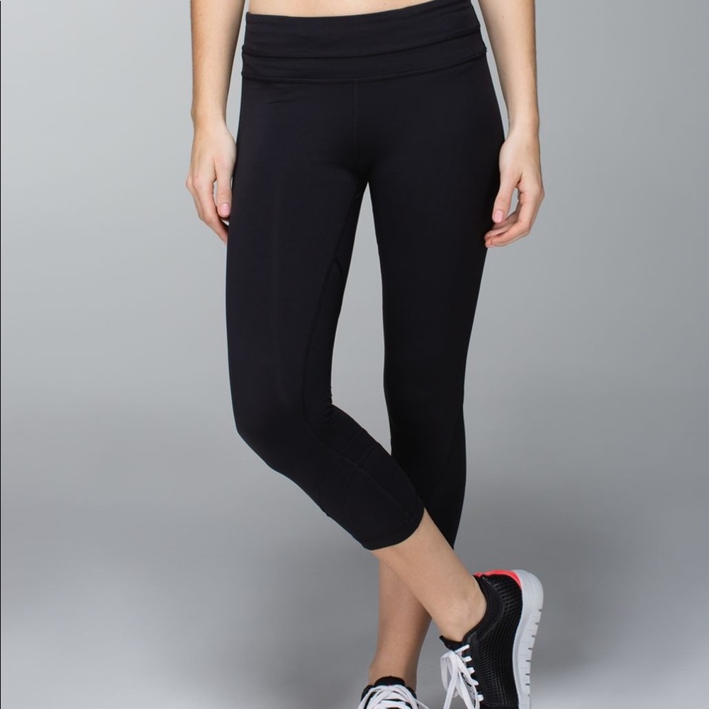 Lululemon Inspire Crop II leggings
Black
Size 6